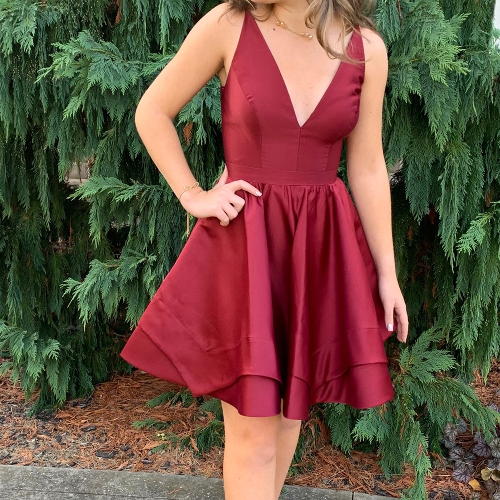 Maroon Short Homecoming Dress, Size 0